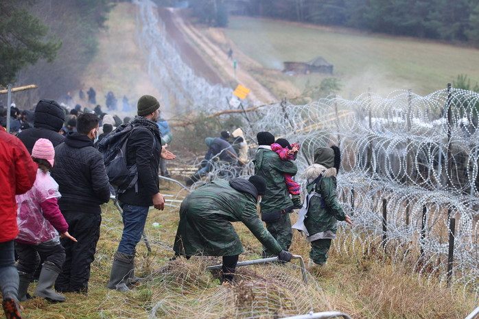 Миграционный кризис на границе Беларуси со странами ЕС продолжается уже несколько месяцев - Беларусь сделала виновной Польшу в миграционном кризисе на границе 