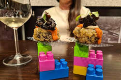 Когда рестораны так сильно старались удивить эффектной подачей, что перешли черту (фото)