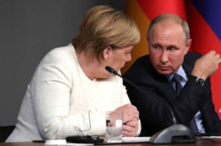  Канцлер Германии попросила главу Кремля помочь в урегулировании миграционного кризиса и повлиять на Беларусь 