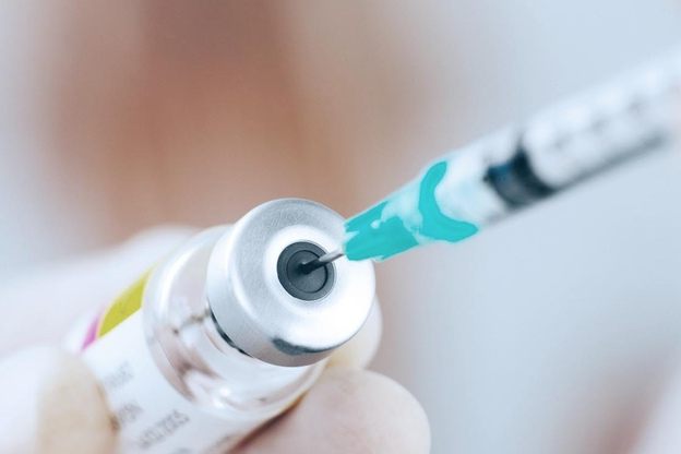 Украина пересекла отметку в 20 млн прививок против коронавируса 