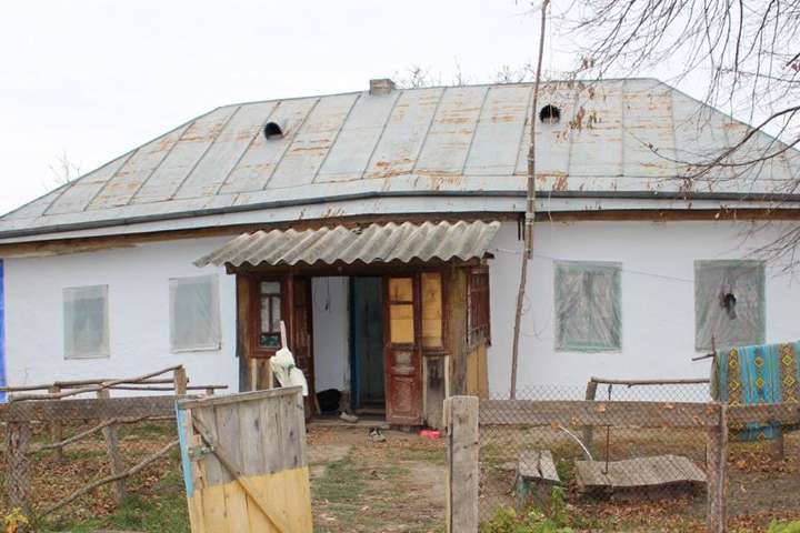 На Одещині нетверезий онук убив прикуту до ліжка бабусю (фото, відео)