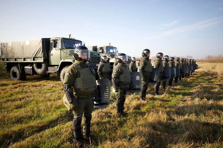 Військові, яка охоронятимуть кордон з Білоруссю, вирушили на позиції 11 листопада&nbsp;
 - МВС відправив на кордон з Білоруссю понад вісім тисяч силовиків 