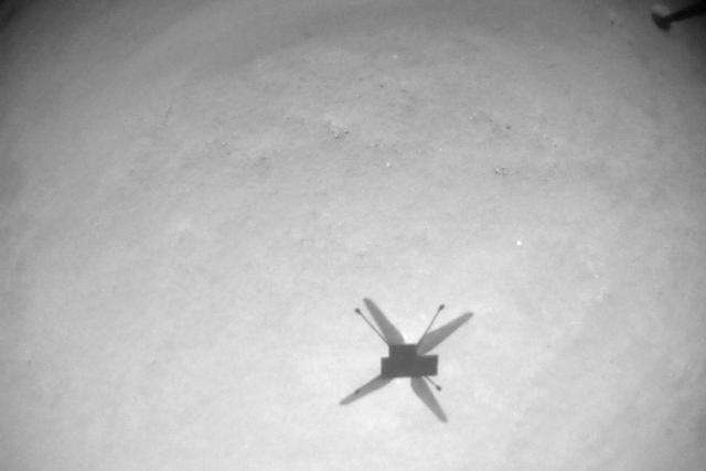 Вертолет NASA сделал новые снимки Марса