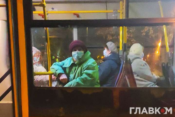 Карантин в Україні: «жовта» зона скоротилася, а «червона» – розширилася