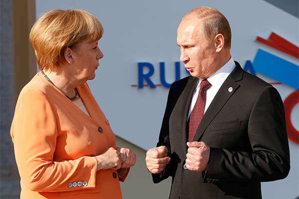 Путін поскаржився Меркель на українські безпілотники