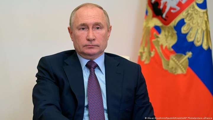 Путин ведет Россию привычным путем: через централизацию к развалу