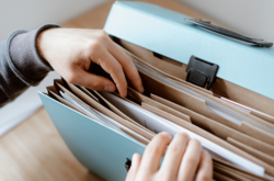 Это избавит нас от бумажной волокиты, расходов на печать бумаг