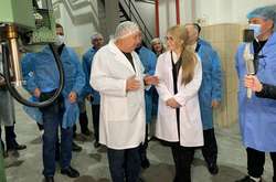 Фото дня. Тимошенко на макаронній фабриці