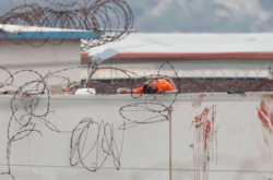  Щонайменше 68 ув'язнених були вбиті під час боїв в еквадорській в'язниці у місті Гуаякіль 