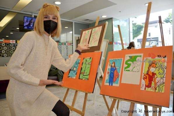 Юна українка відкрила виставку малюнків у турецькій лікарні
