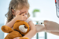 Первая страна ЕС начала делать Covid-прививку детям от 5 лет 