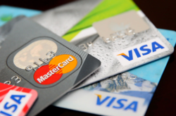 Visa и Mastercard снизят межбанковскую комиссию в Украине 