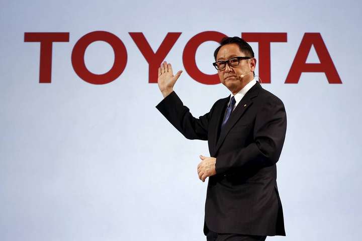Голова Toyota Акіо Тойода висловився проти тотальної електрифікації автопрому - Японія повстала проти електромобілів. Відомі автовиробники зробили гучну заяву