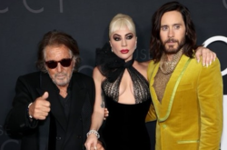 За шаг до провала. Леди Гага в опасном платье пришла на премьеру фильма «Дом Gucci» (фото)