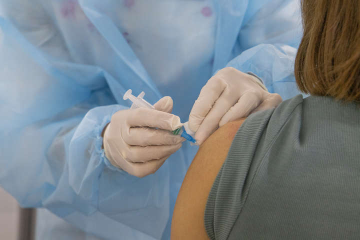 Повний курс вакцинації пройшли понад 50% дорослого населення Київщини - Стало відомо, скільки мешканців Київщини вже вакциновано