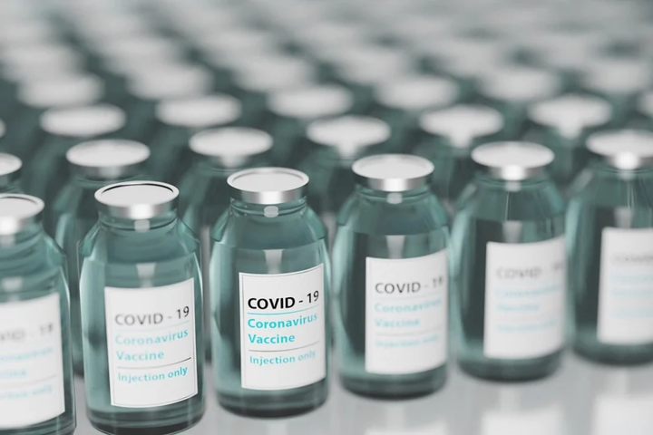 Минздрав объяснил, кому нужна третья доза вакцины против Covid-19