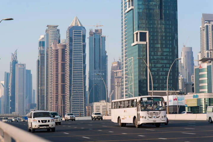 Водневий автобус на шосе Шейха Зайда в Дубаї - Німеччина та ОАЕ створили робочу групу з виробництва зеленого водню