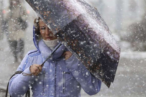 На Київ сунуть дощі з мокрим снігом. Коли чекати на опади?