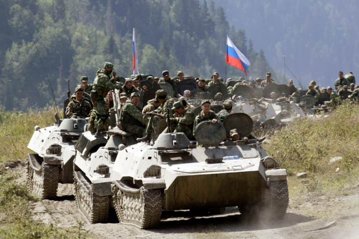 По словам посла в ФРГ, Россия разместила 114 тысяч солдат у восточной границы Украины и на оккупированном Донбассе - Посол: Украина боится нападения России по сценарию «Крым 2.0»