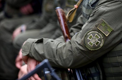 Пістолети Киви отримають два воїни, які захищають Україну від російської агресії 