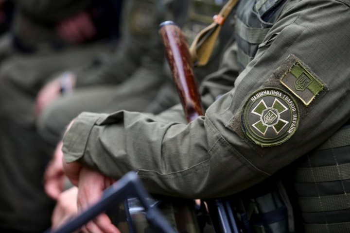 Пистолеты Кивы получат два воина, которые защищают Украину от российской агрессии