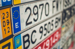 В Украине запретили цифры на индивидуальных номерных знаках для автомобилей