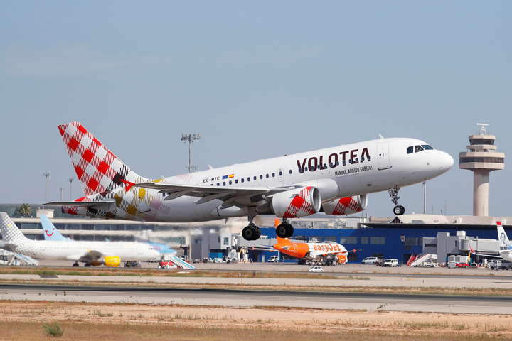 У Іспанії літак здійснив аварійну посадку через повідомлення про замінування