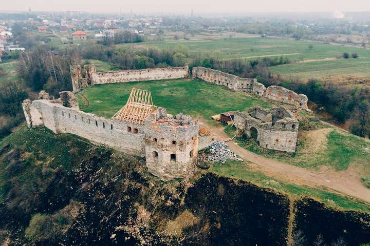 Районна рада на Івано-Франківщині вирішила здавати в оренду замок