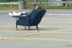 На этих фото произошло что-то настолько странное, что возникает слишком много вопросов