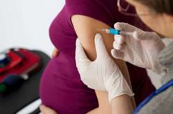 Вакцинація вагітних: медична експертка розповіла, на яких термінах можна щепитися