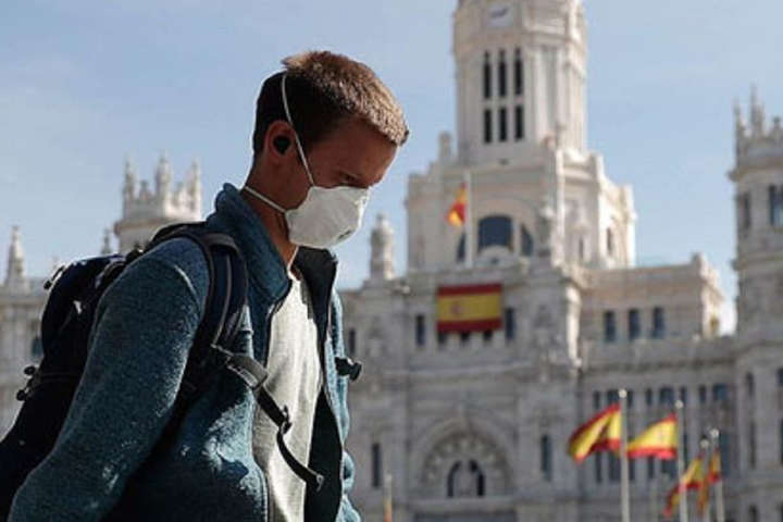 Тепер українцям для перетину кордону Іспанії необхідно пройти повний курс вакцинації від коронавірусу - Іспанія змінила правила в'їзду для українців