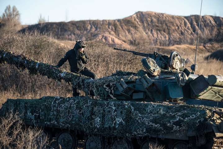 Российские террористы ранили украинского военного в Луганской области