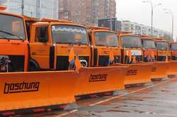 Київ в очікуванні снігопаду: до виїзду готові майже 600 одиниць спецтехніки