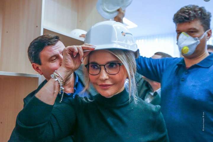Тимошенко одягла каску й пішла рятувати країну від енергетичного колапсу (фото)