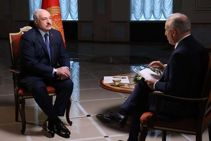 &laquo;Останній диктатор Європи&raquo; охоче роздає інтерв'ю - Лукашенко пообіцяв влаштувати різанину причетним до «кризи мігрантів»