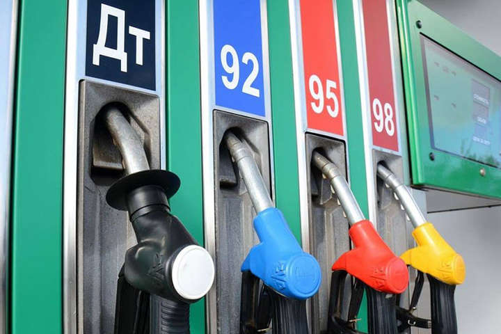 Бензин та дизельне пальне в Україні подешевшають
