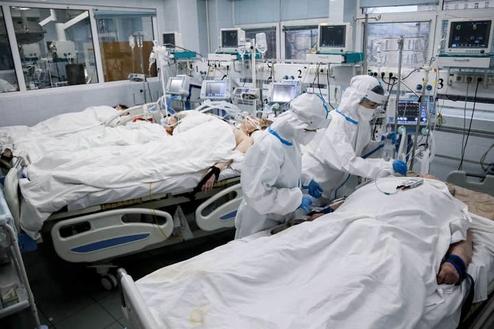 Нідерланди через заповнення лікарень відправляють пацієнтів із Covid-19 до Німеччини