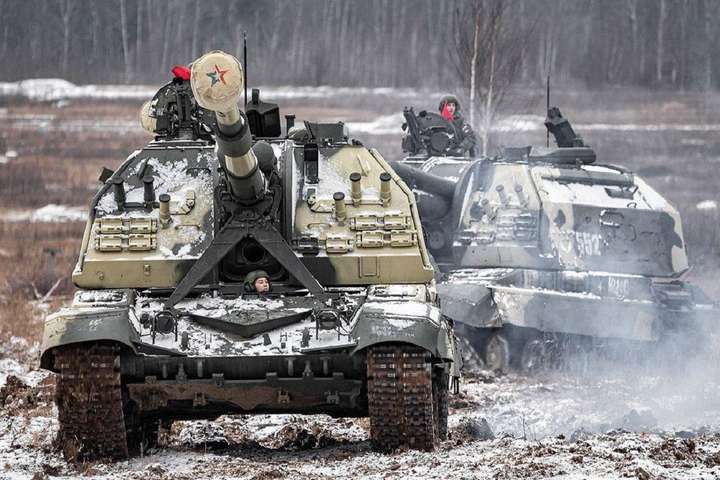 Росія стягує війська до кордону України та паралельно&nbsp;оцінює ситуацію на Донбасі як тривожну - Кремль назвав ситуацію на Донбасі «дуже і дуже тривожною»