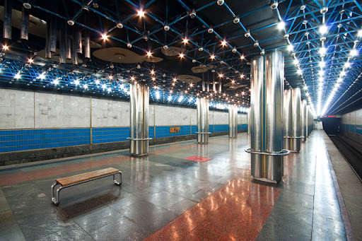 На час перевірки станцію &laquo;Славутич&raquo; було закрито для пасажирів - Станція метро «Славутич» закривалась на вхід через підозрілий предмет