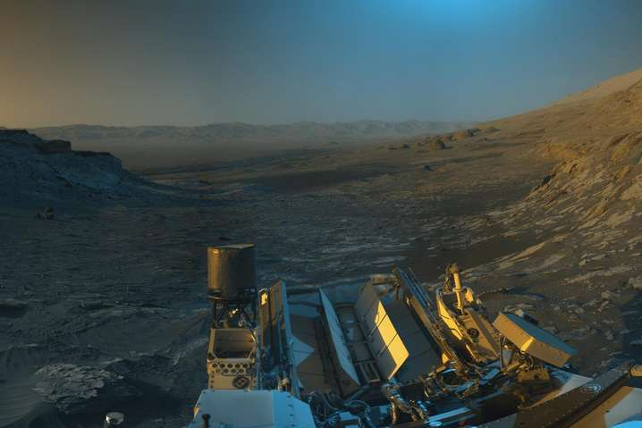 Марсоход NASA прислал на Землю зрелищное фото Красной планеты