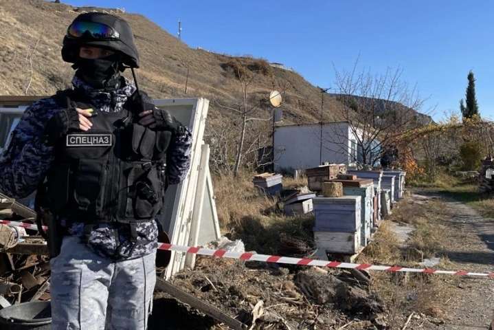 Российские власти снесли дом крымскотатарского активиста (фото)