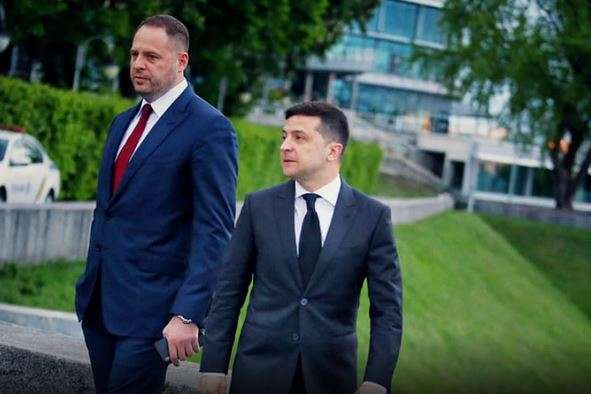 Новый скандал в Офисе президента. Богдан посвятил песню Ермаку и Зеленскому