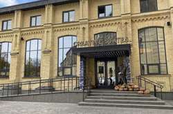 За інформацією видання, співвласник локації – консультант «Великого будівництва» Юрій Голік