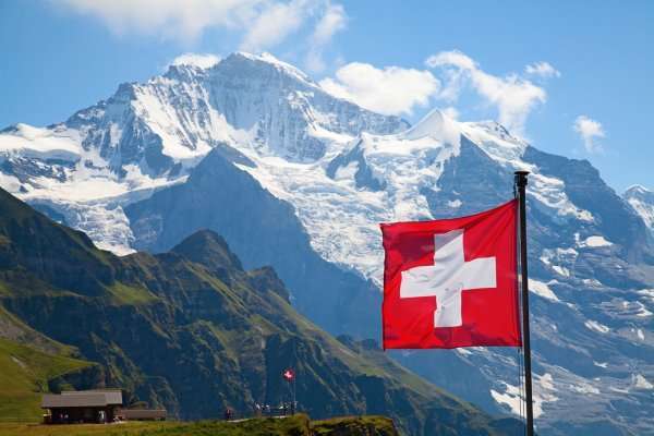 Швейцарія змінила правила в'їзду до країни через новий варіант коронавірусу - Швейцарія посилила правила в'їзду з Південної Африки та низки країн
