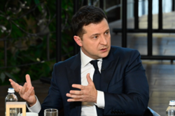  Владимир Зеленский прокомментировал работу кадров времен Януковича в своем офисе 