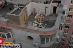  Мешканці однієї зі столичних багатоповерхівок на даху свого 18-поверхового будинку виявили ще одну квартиру 