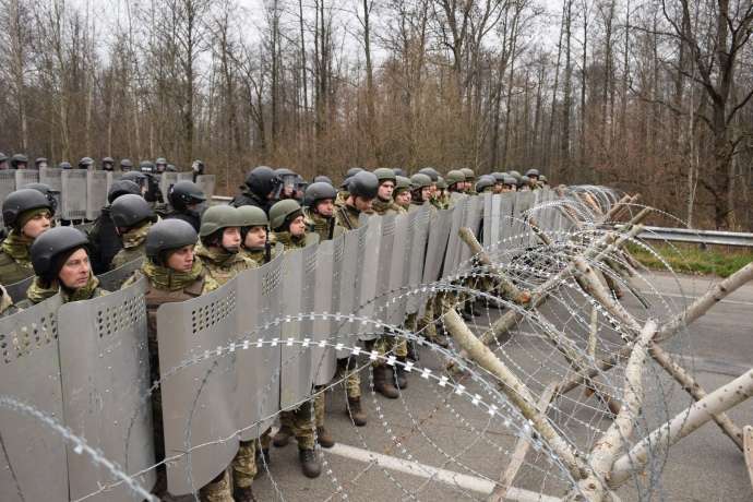Українські правоохоронці провели масштабне тренування на кордоні з Білоруссю (фото)