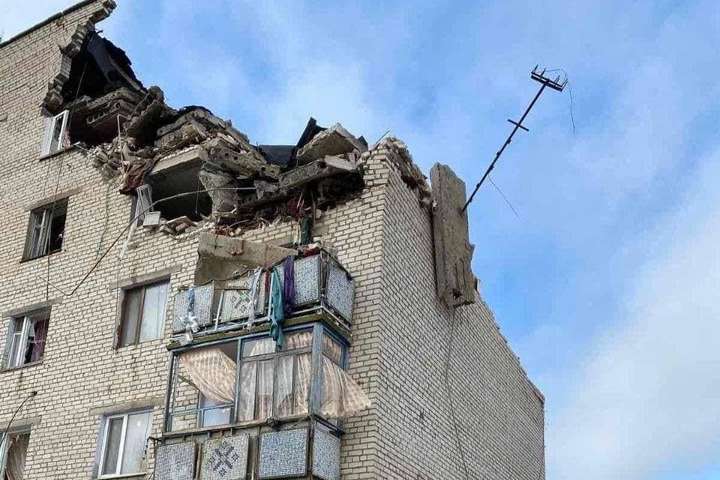 На Миколаївщині вибух газу пошкодив два поверхи у житловому будинку (фото) 