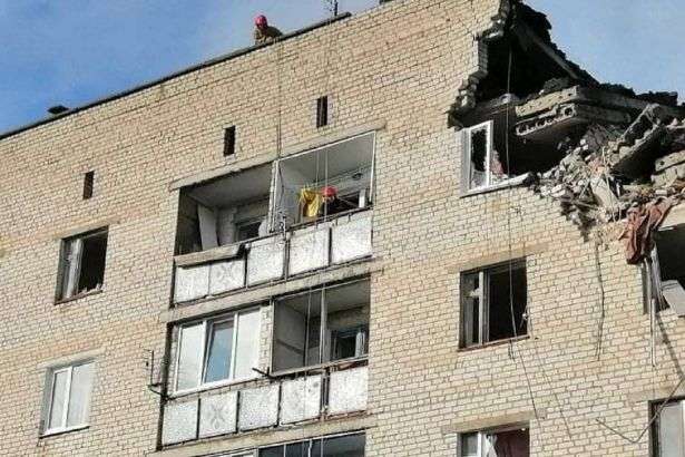 Вибух газу на Миколаївщині: рятувальники знайшли першу жертву