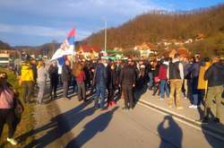 У Сербії сьогодні пройшли масові протести через нові закони (фото, відео)